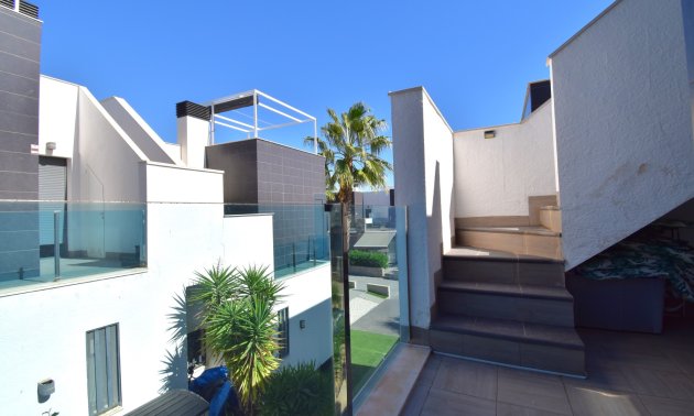Resale - Townhouse -
Orihuela Costa - Lomas de Cabo Roig
