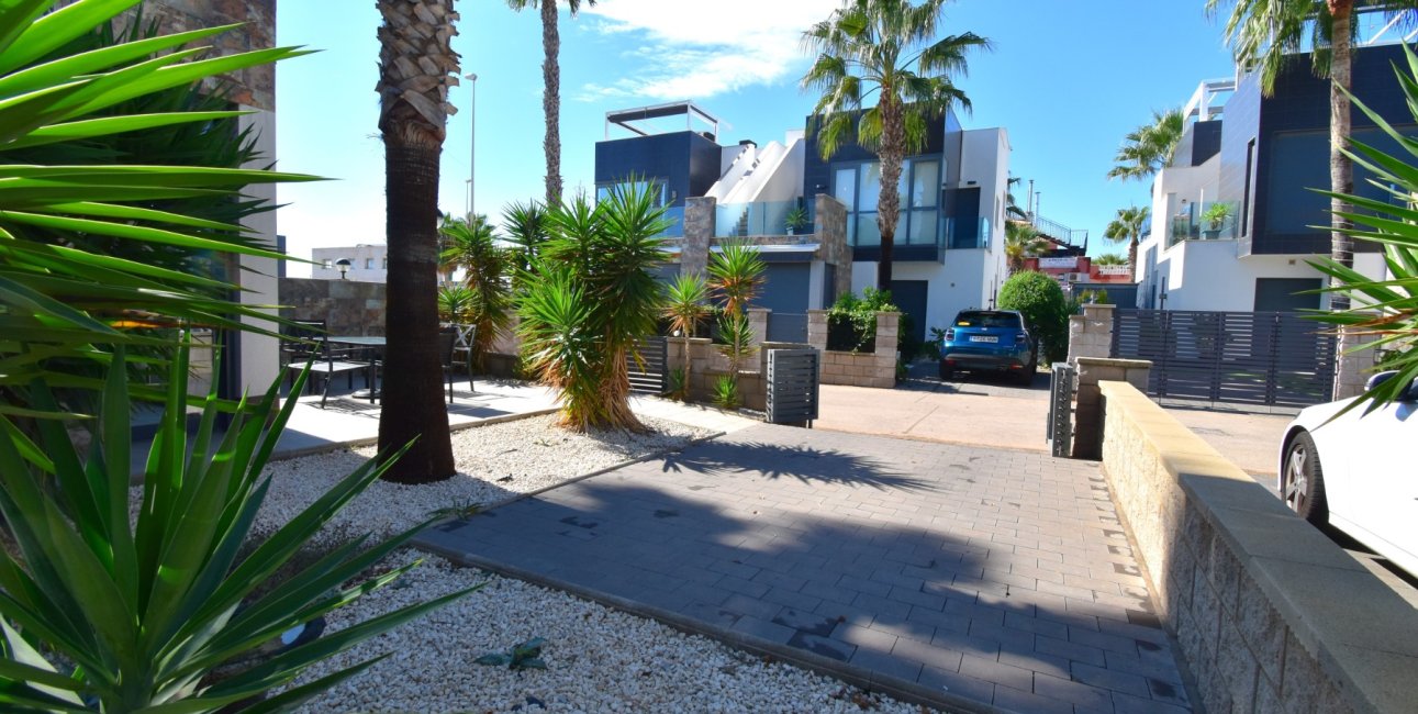 Resale - Townhouse -
Orihuela Costa - Lomas de Cabo Roig