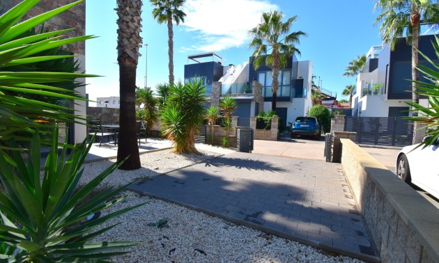 Resale - Townhouse -
Orihuela Costa - Lomas de Cabo Roig