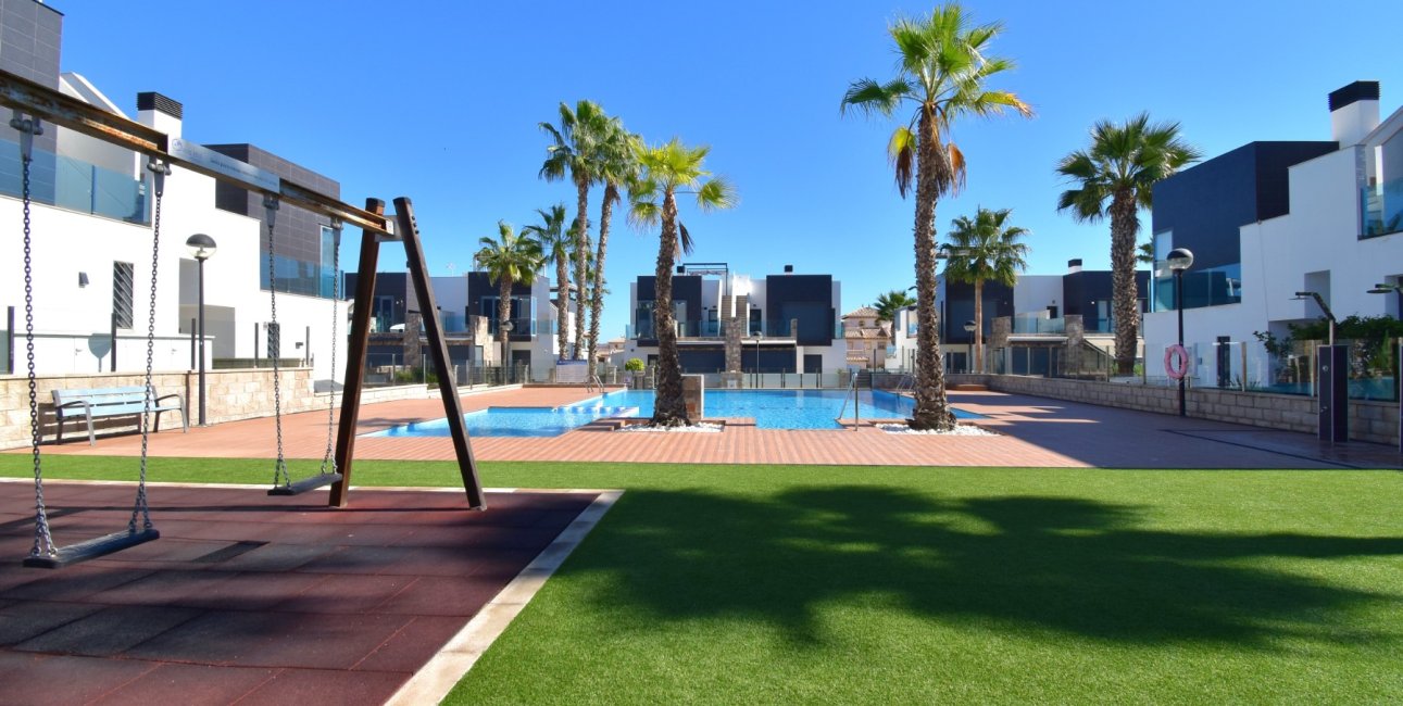 Resale - Townhouse -
Orihuela Costa - Lomas de Cabo Roig