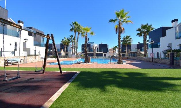 Resale - Townhouse -
Orihuela Costa - Lomas de Cabo Roig