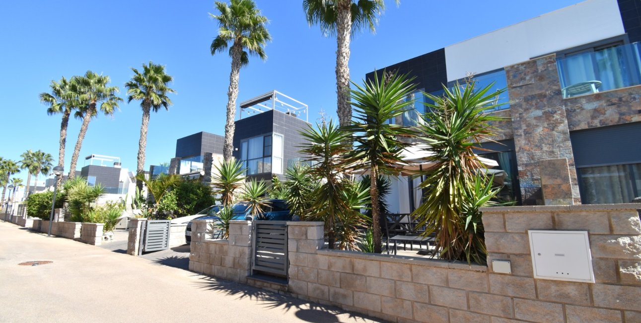 Resale - Townhouse -
Orihuela Costa - Lomas de Cabo Roig