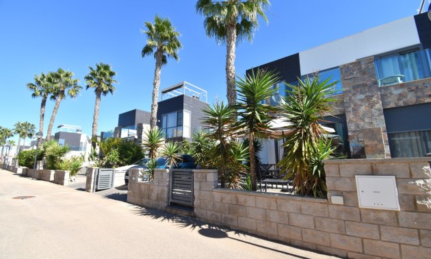 Resale - Townhouse -
Orihuela Costa - Lomas de Cabo Roig