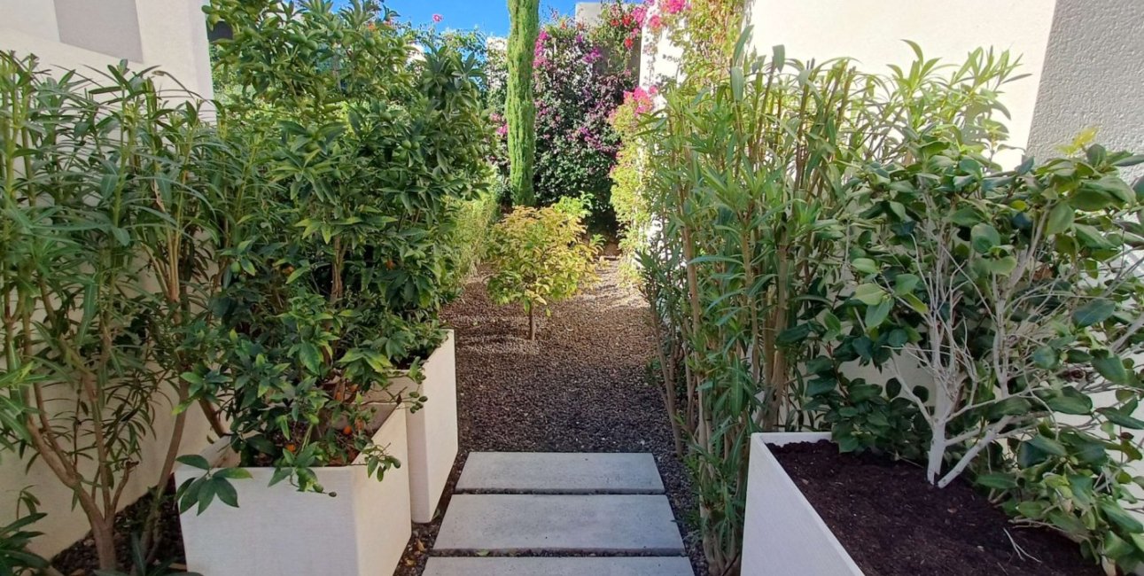 Resale - Villa -
Algorfa - La Finca Golf Resort