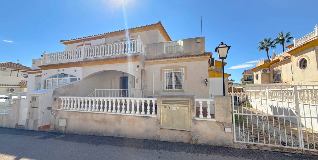 Resale - Townhouse -
Orihuela Costa - Los Dolses