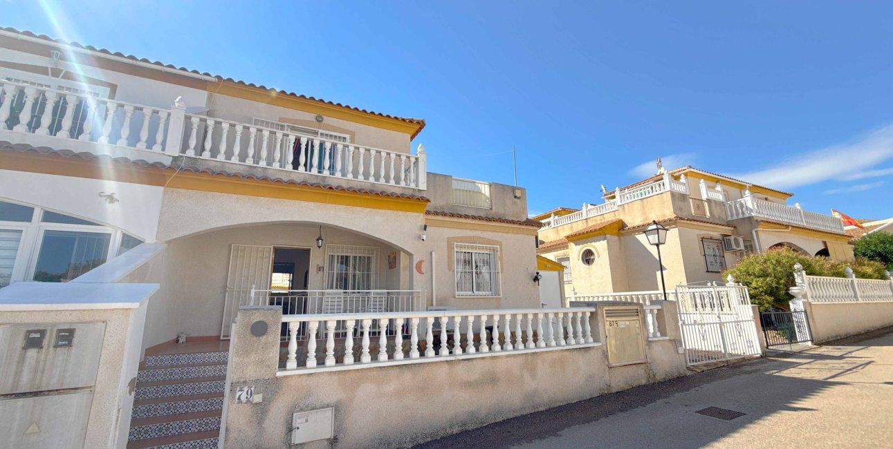 Resale - Townhouse -
Orihuela Costa - Los Dolses
