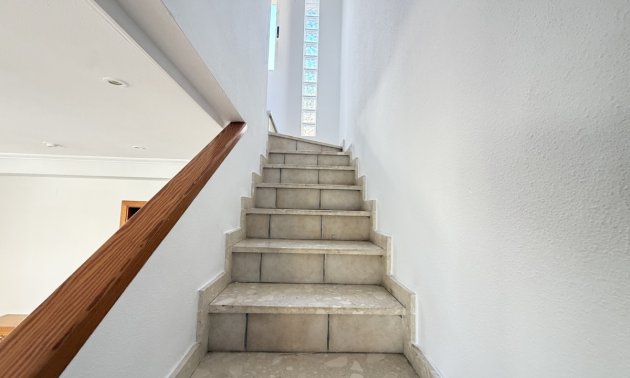 Reventa - Adosado -
Orihuela Costa - Los Balcones