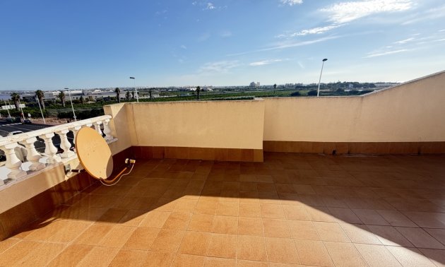 Reventa - Adosado -
Orihuela Costa - Los Balcones