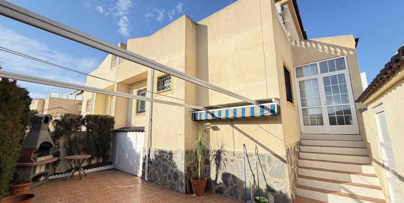 Reventa - Adosado -
Orihuela Costa - Los Balcones