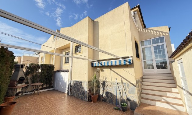 Reventa - Adosado -
Orihuela Costa - Los Balcones