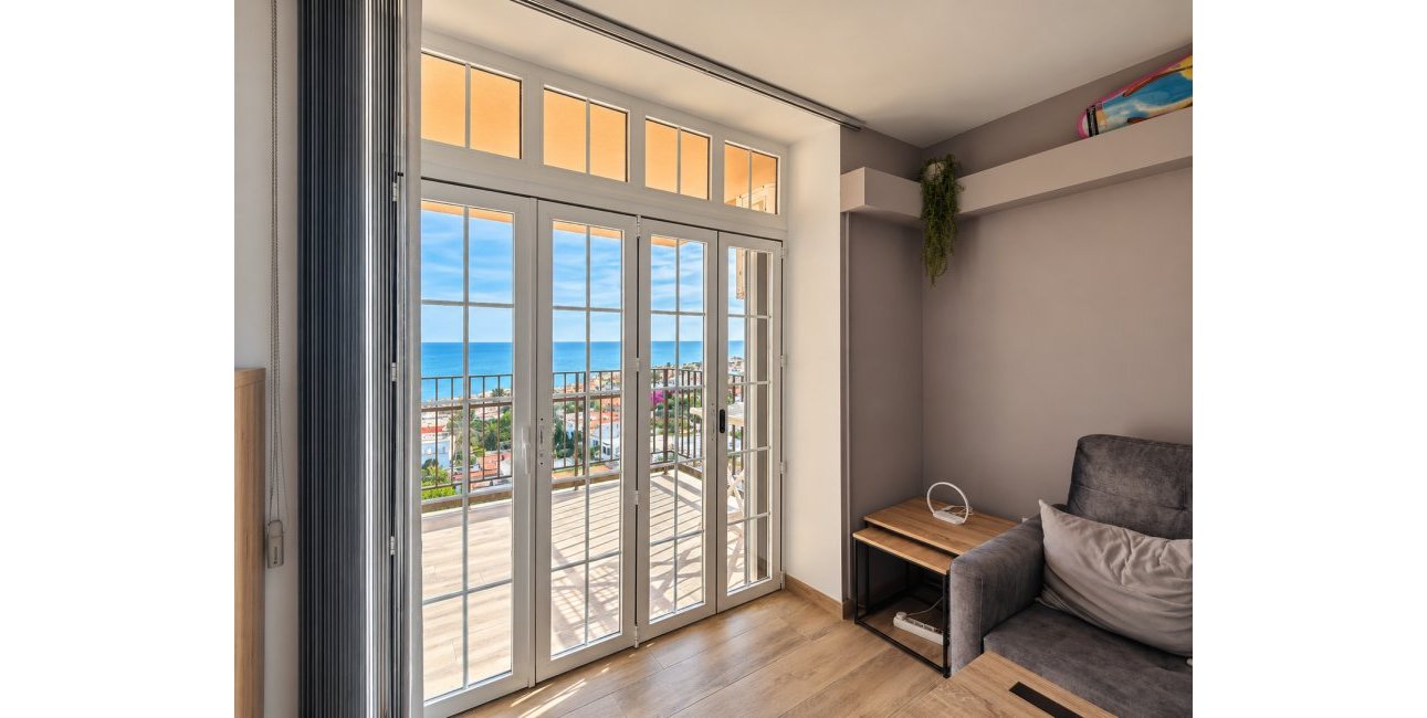 Resale - Apartment / flat -
Torrevieja - Torre La Mata
