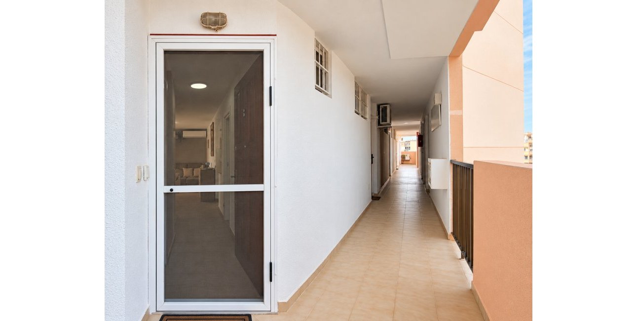 Resale - Apartment / flat -
Torrevieja - Torre La Mata