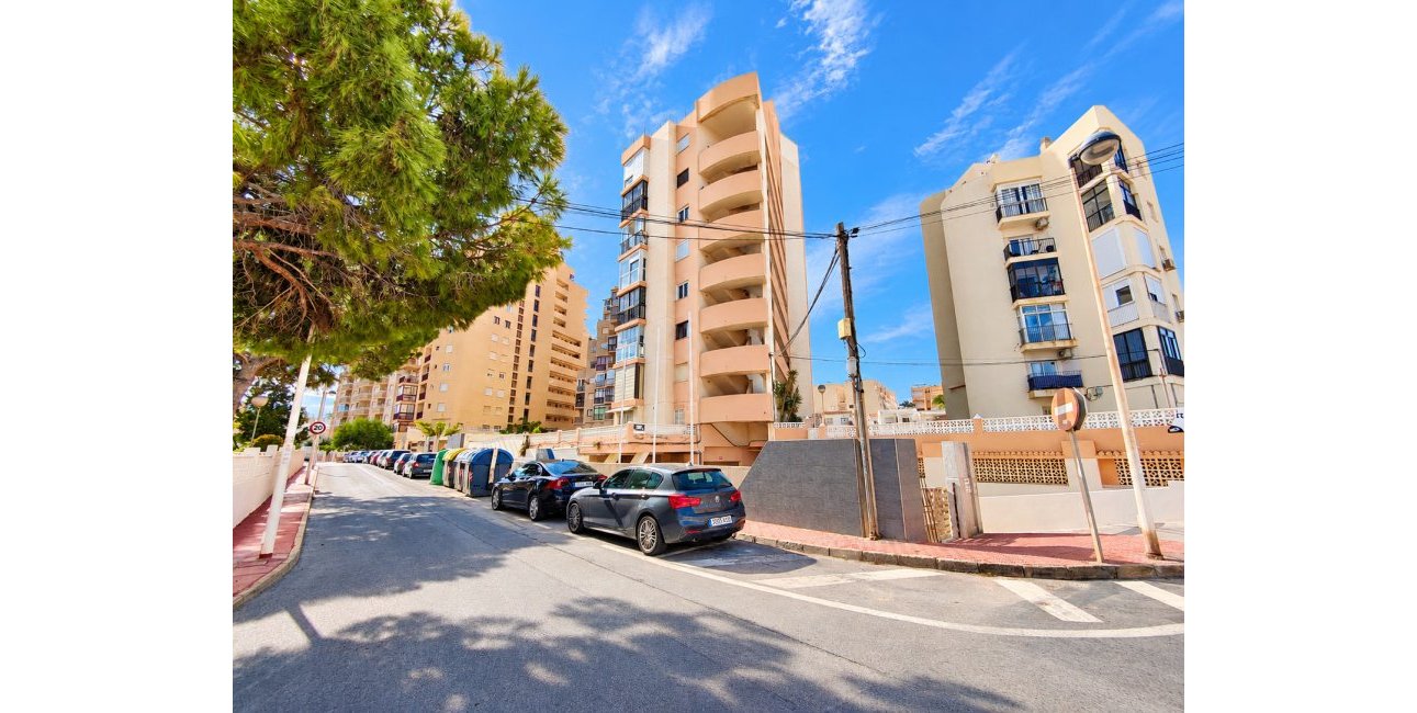 Resale - Apartment / flat -
Torrevieja - Torre La Mata