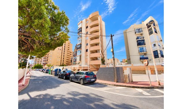 Resale - Apartment / flat -
Torrevieja - Torre La Mata