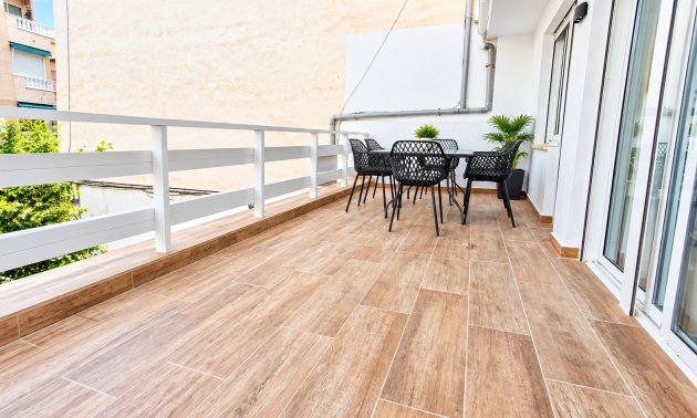 Resale - Apartment / Duplex -
Torrevieja - Playa de los Locos