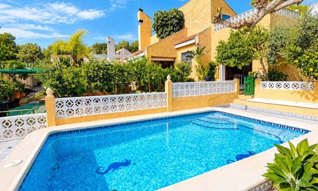 Resale - Villa -
San Miguel de Salinas - Ciudad De Las Comunicaciones
