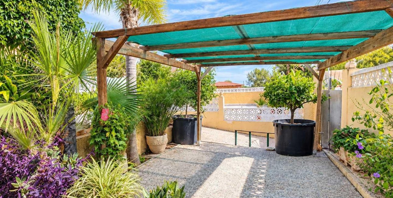 Resale - Villa -
San Miguel de Salinas - Ciudad De Las Comunicaciones
