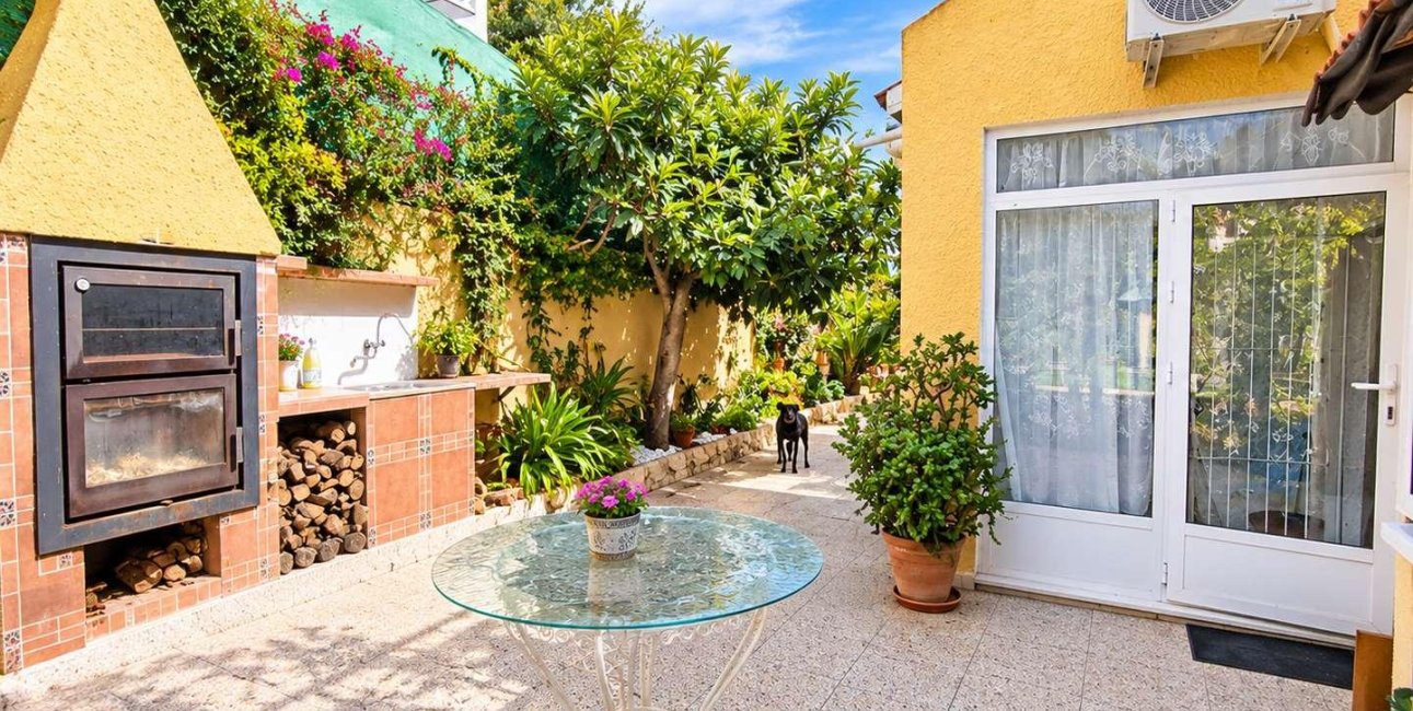 Resale - Villa -
San Miguel de Salinas - Ciudad De Las Comunicaciones