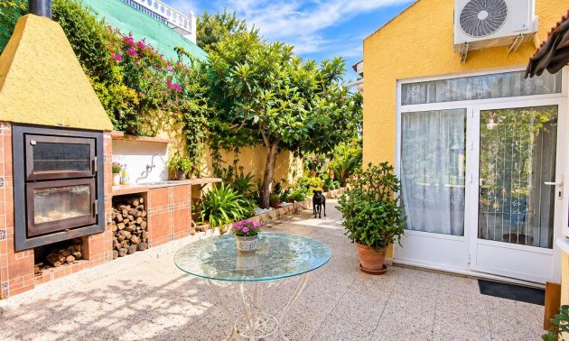 Resale - Villa -
San Miguel de Salinas - Ciudad De Las Comunicaciones