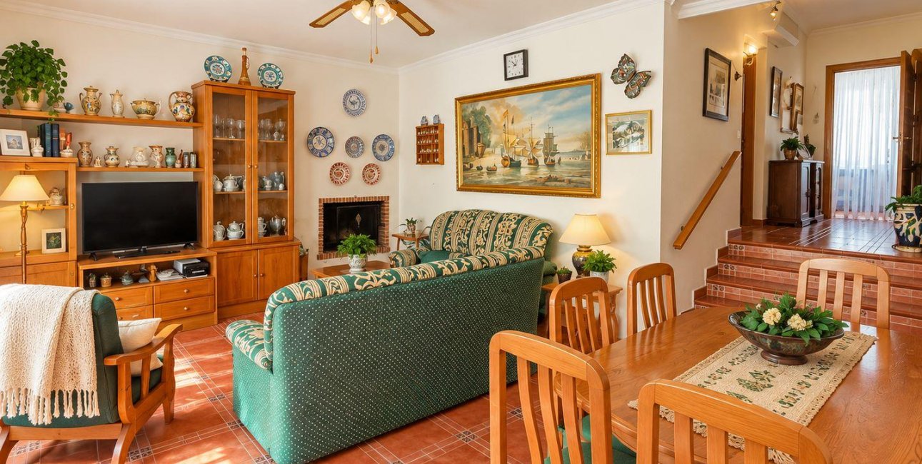 Resale - Villa -
San Miguel de Salinas - Ciudad De Las Comunicaciones