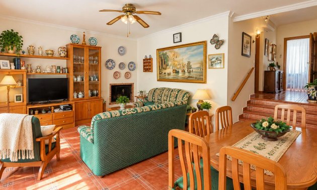 Resale - Villa -
San Miguel de Salinas - Ciudad De Las Comunicaciones