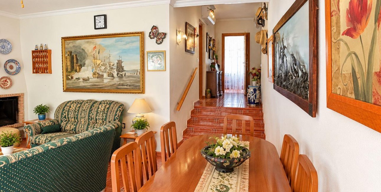 Resale - Villa -
San Miguel de Salinas - Ciudad De Las Comunicaciones