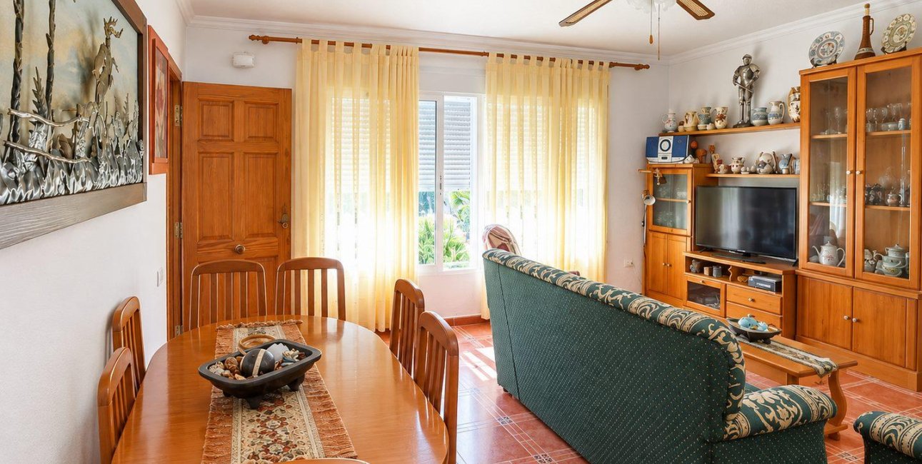 Resale - Villa -
San Miguel de Salinas - Ciudad De Las Comunicaciones