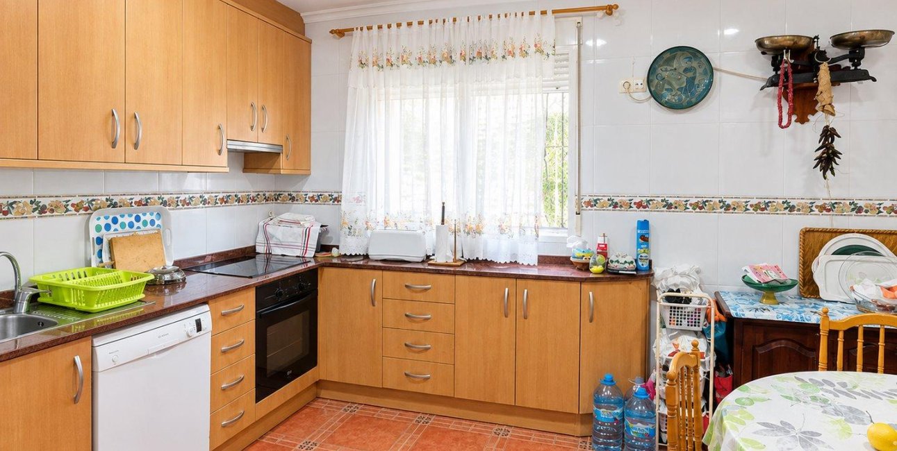 Resale - Villa -
San Miguel de Salinas - Ciudad De Las Comunicaciones