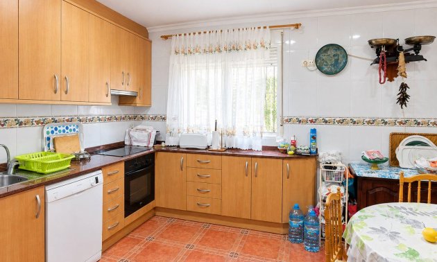 Resale - Villa -
San Miguel de Salinas - Ciudad De Las Comunicaciones