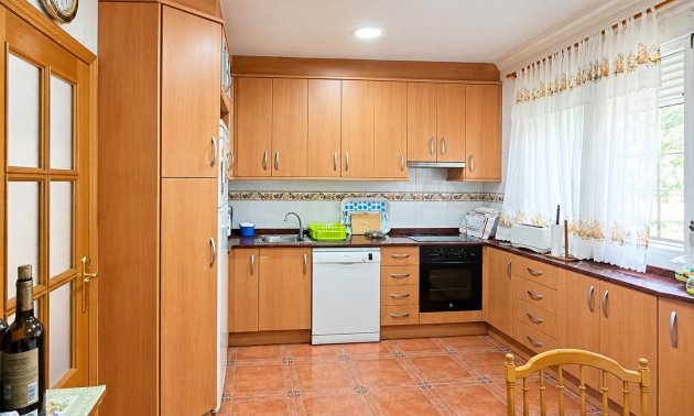 Resale - Villa -
San Miguel de Salinas - Ciudad De Las Comunicaciones