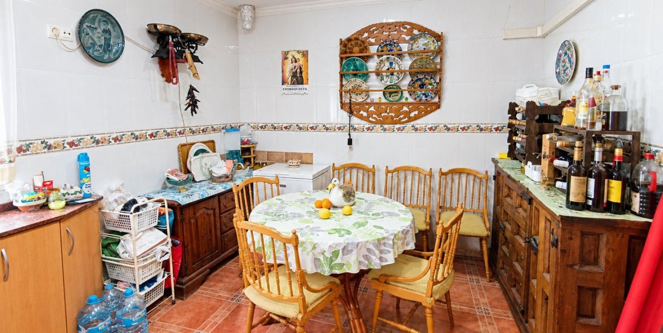 Resale - Villa -
San Miguel de Salinas - Ciudad De Las Comunicaciones