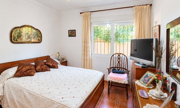 Resale - Villa -
San Miguel de Salinas - Ciudad De Las Comunicaciones