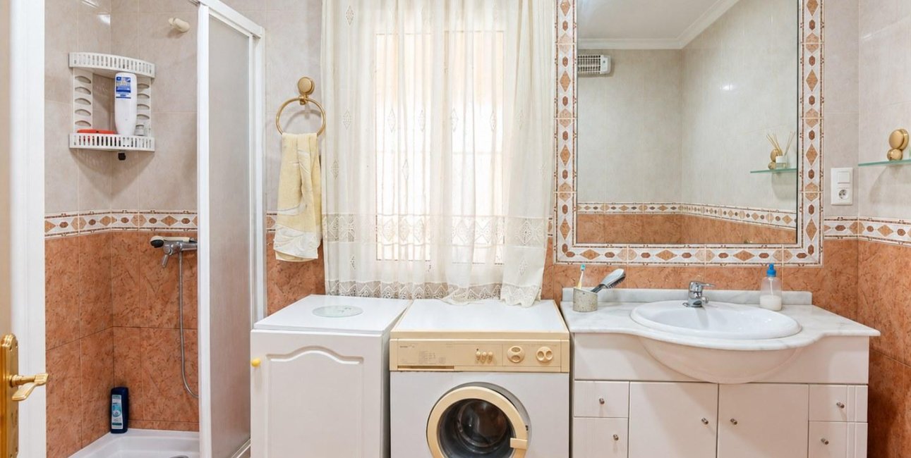 Resale - Villa -
San Miguel de Salinas - Ciudad De Las Comunicaciones
