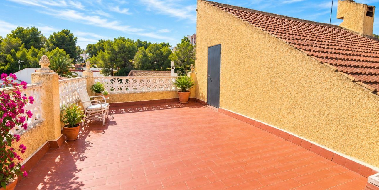 Resale - Villa -
San Miguel de Salinas - Ciudad De Las Comunicaciones