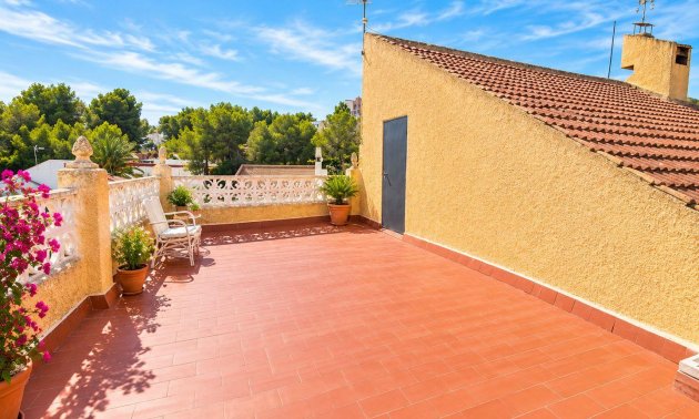 Resale - Villa -
San Miguel de Salinas - Ciudad De Las Comunicaciones