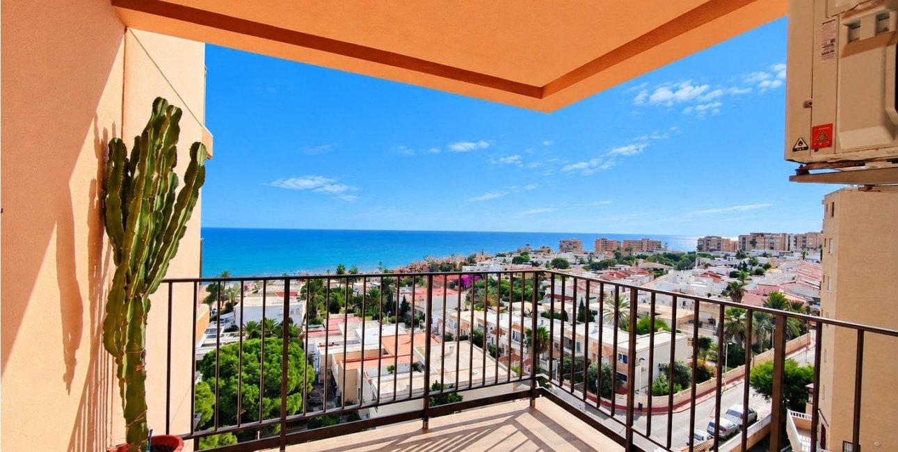 Resale - Apartment / flat -
Torrevieja - Torre La Mata