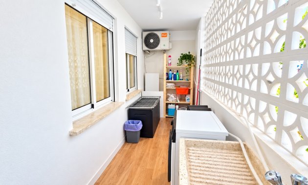 Reventa - Apartamento / piso -
Torrevieja - Playa Los Locos