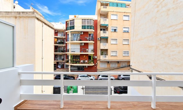 Reventa - Apartamento / piso -
Torrevieja - Playa Los Locos