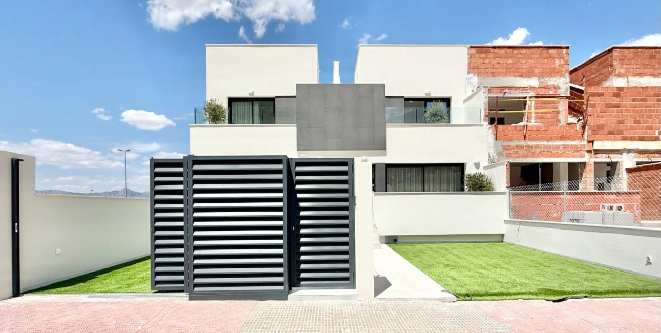 Obra nueva - Adosado -
Cox - San Fernando