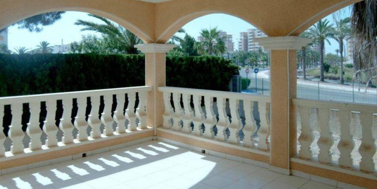 Rynek pierwotny - Willa -
La Manga del Mar Menor - La Manga Del Mar Menor