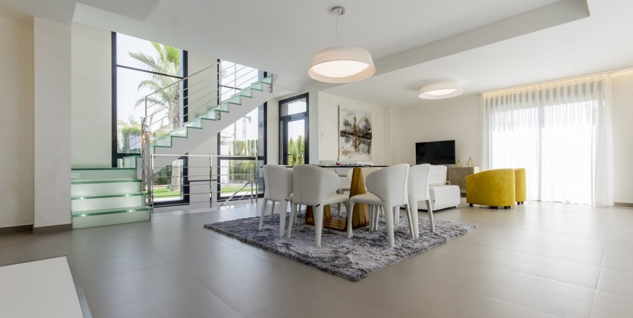 Obra nueva - Villa -
Orihuela Costa - Campoamor