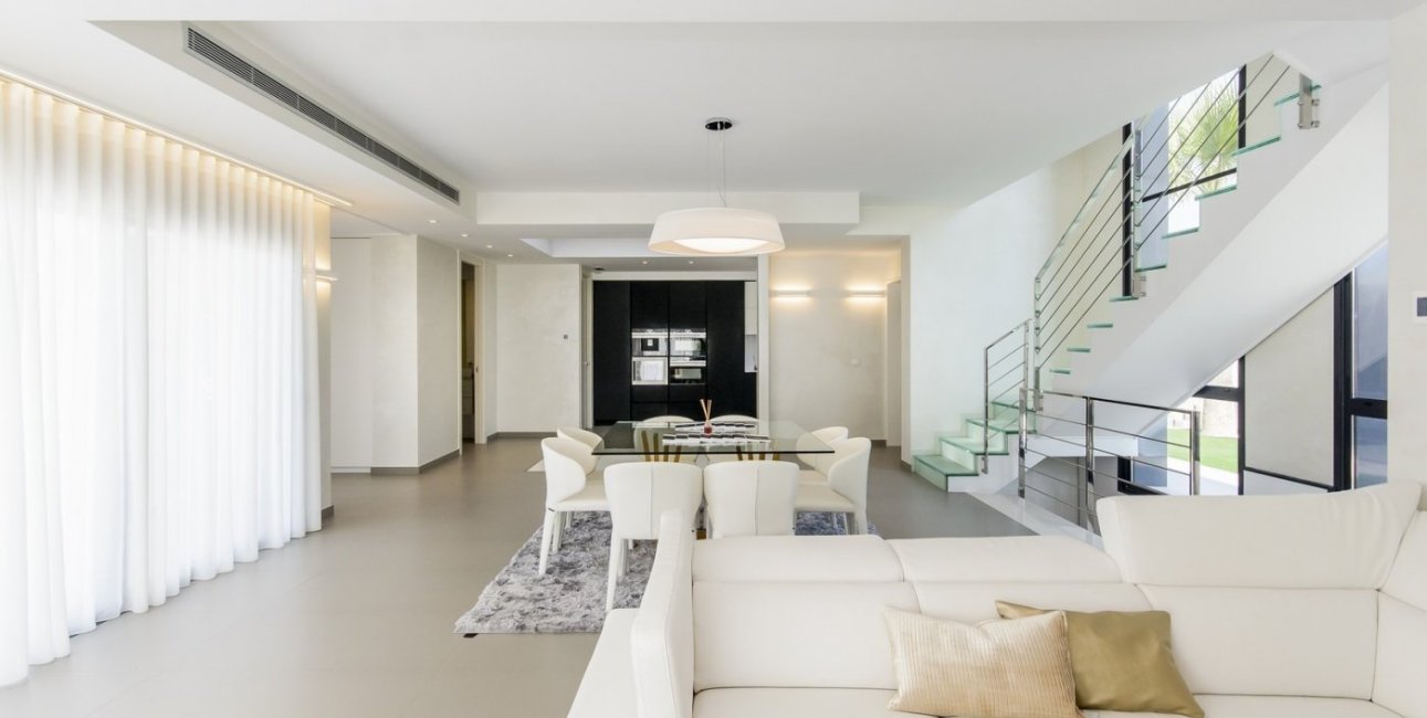 Obra nueva - Villa -
Orihuela Costa - Campoamor