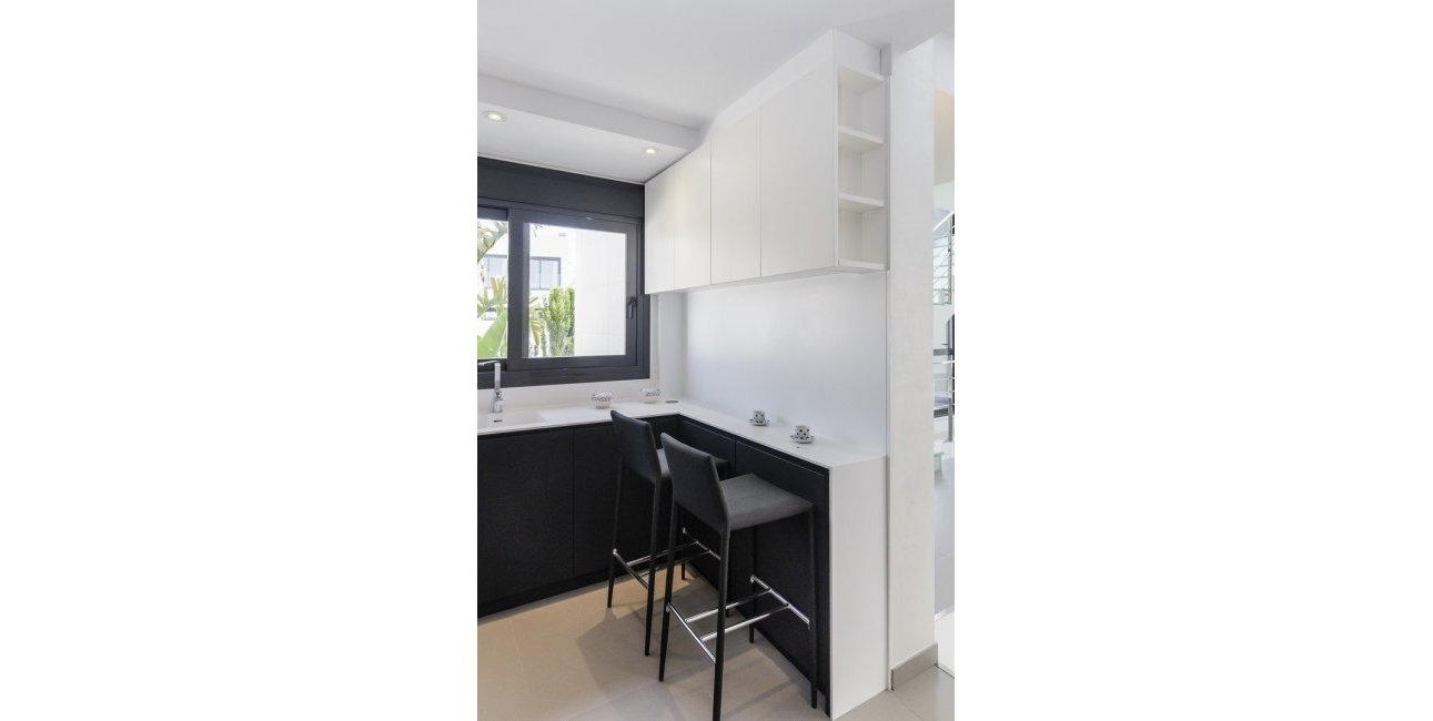 Obra nueva - Villa -
Orihuela Costa - Campoamor