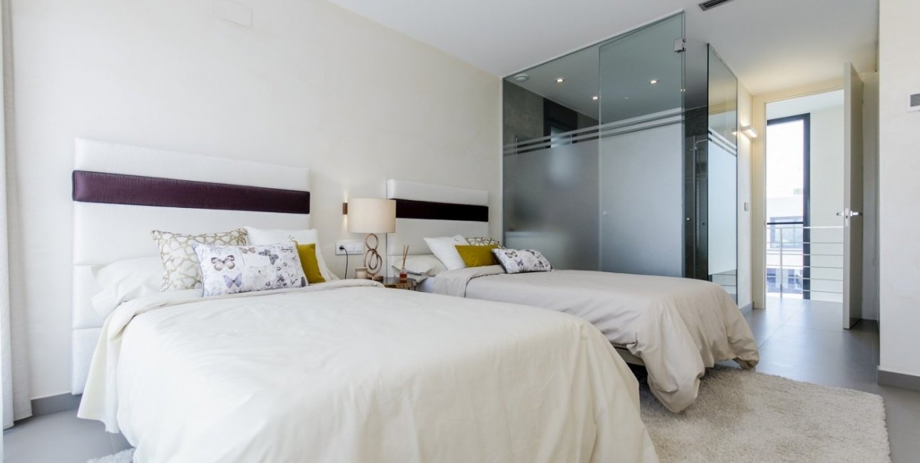 Obra nueva - Villa -
Orihuela Costa - Campoamor