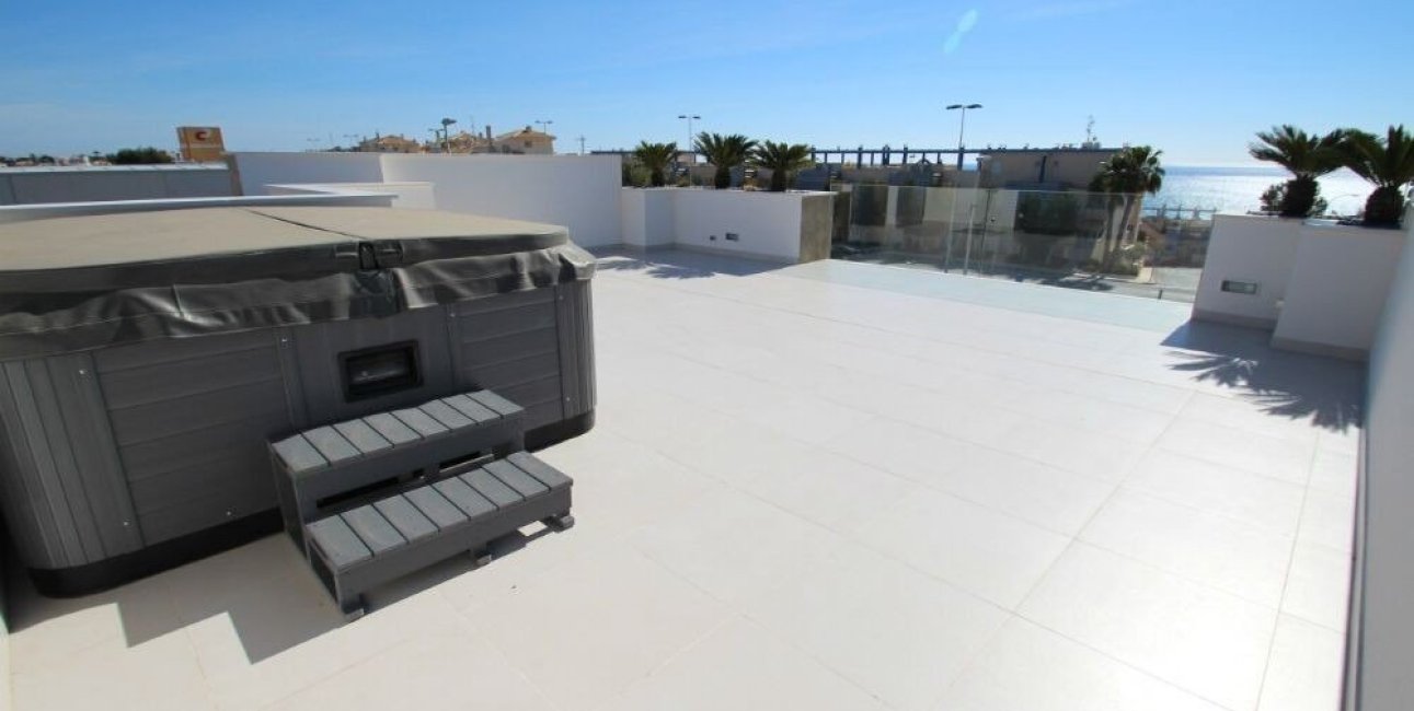 Obra nueva - Villa -
Orihuela Costa - Campoamor