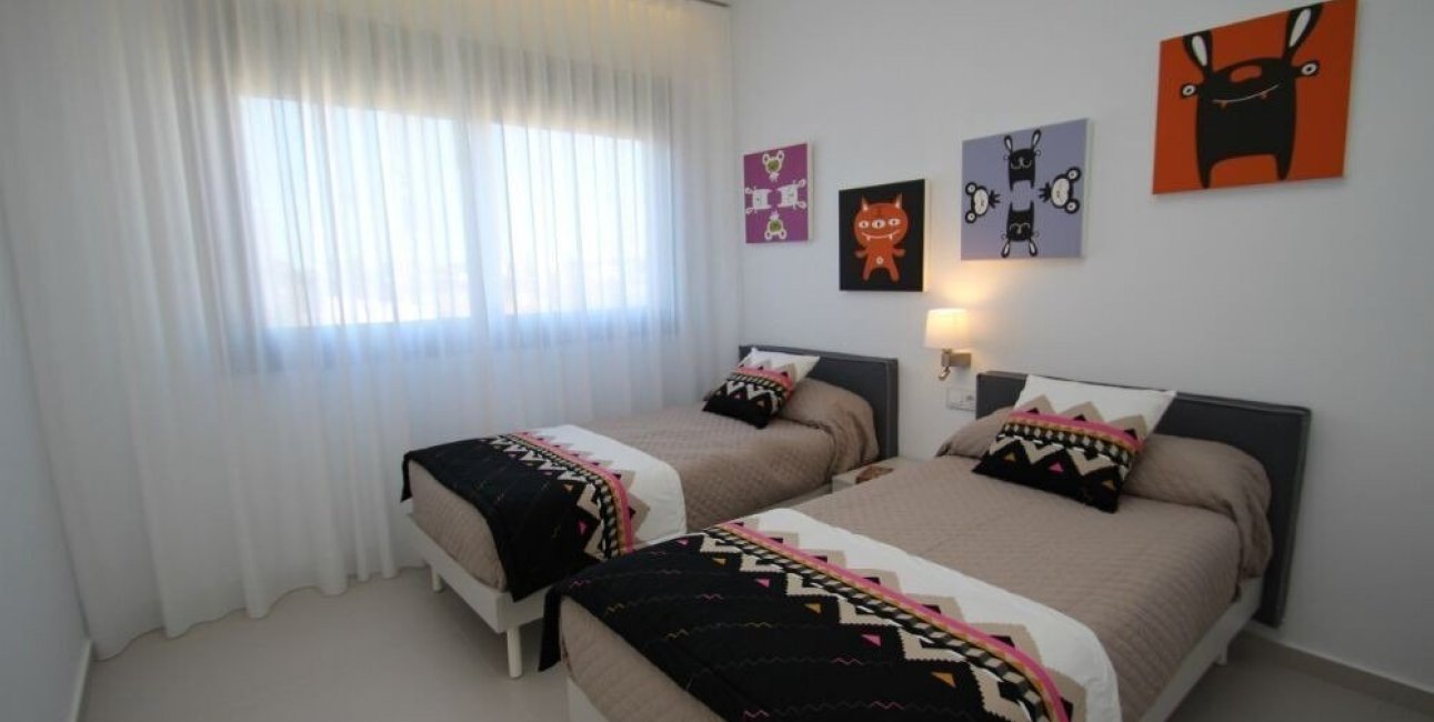 Obra nueva - Villa -
Orihuela Costa - Campoamor