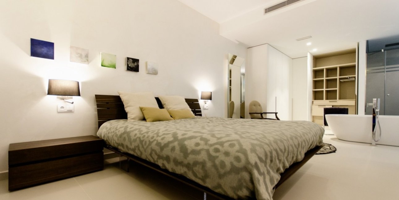 Obra nueva - Villa -
Orihuela Costa - Campoamor