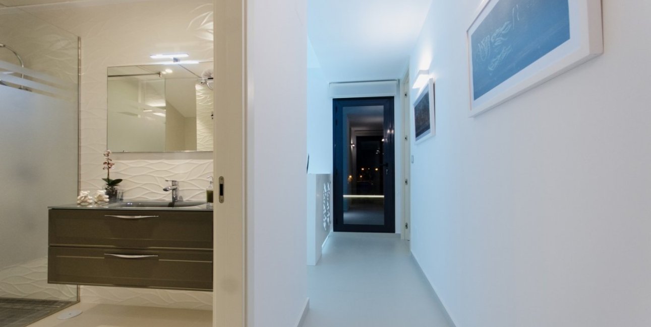 Obra nueva - Villa -
Orihuela Costa - Campoamor