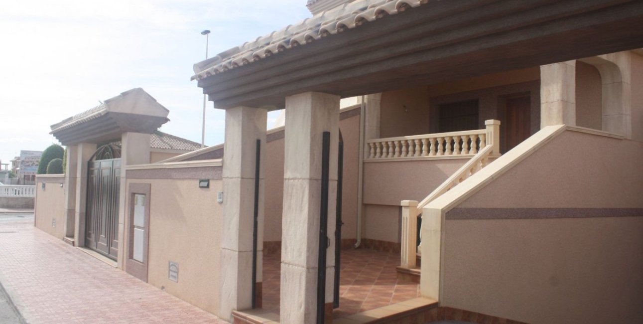 Rynek pierwotny - Dom Szeregowy -
Torrevieja - Los Balcones - Los Altos del Edén