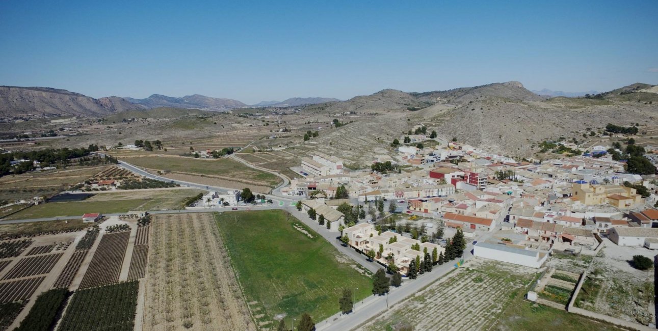 Obra nueva - Villa -
Hondón de las Nieves - Centro